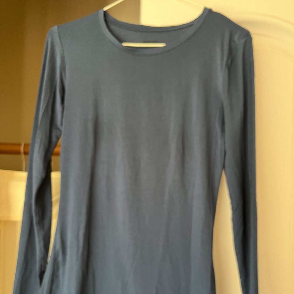 Uniqlo Heat Tech XS Navy Thermal Top
